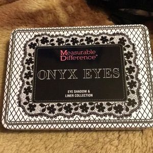 Measurable difference onyx eyes shadow